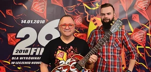 Gitary Szymona Chwalisza na aukcjach charytatywnych WOŚP